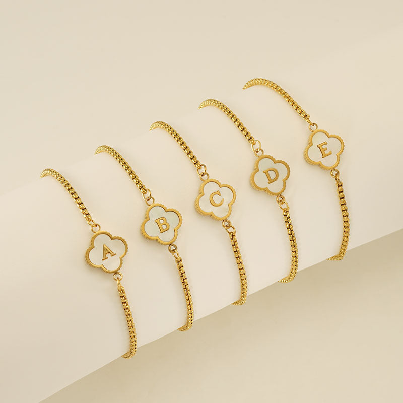 Gelang Fashion Four-Leaf Lucky Clover Huruf Inisial Nama Anda Berlapis Emas Dapat Disesuaikan - perhiasandirect1
