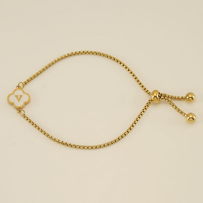 Gelang Fashion Four-Leaf Lucky Clover Huruf Inisial Nama Anda Berlapis Emas Dapat Disesuaikan - perhiasandirect