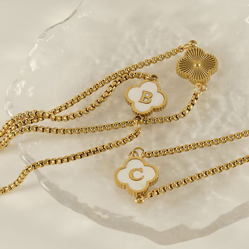 Gelang Fashion Four-Leaf Lucky Clover Huruf Inisial Nama Anda Berlapis Emas Dapat Disesuaikan - perhiasandirect3
