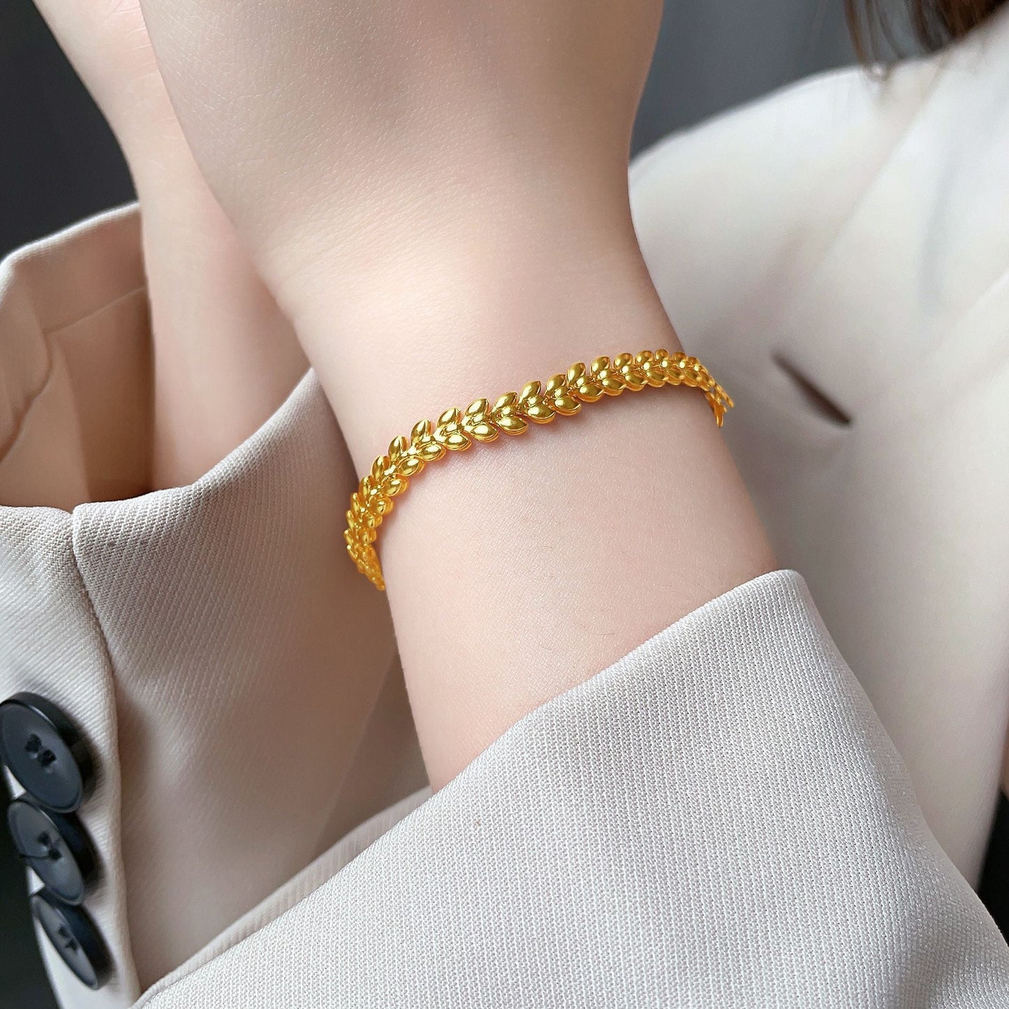 Gelang Telinga Gandum Emas – Desain Eksklusif, Titanium Mewah Ringan perhiasandirect
