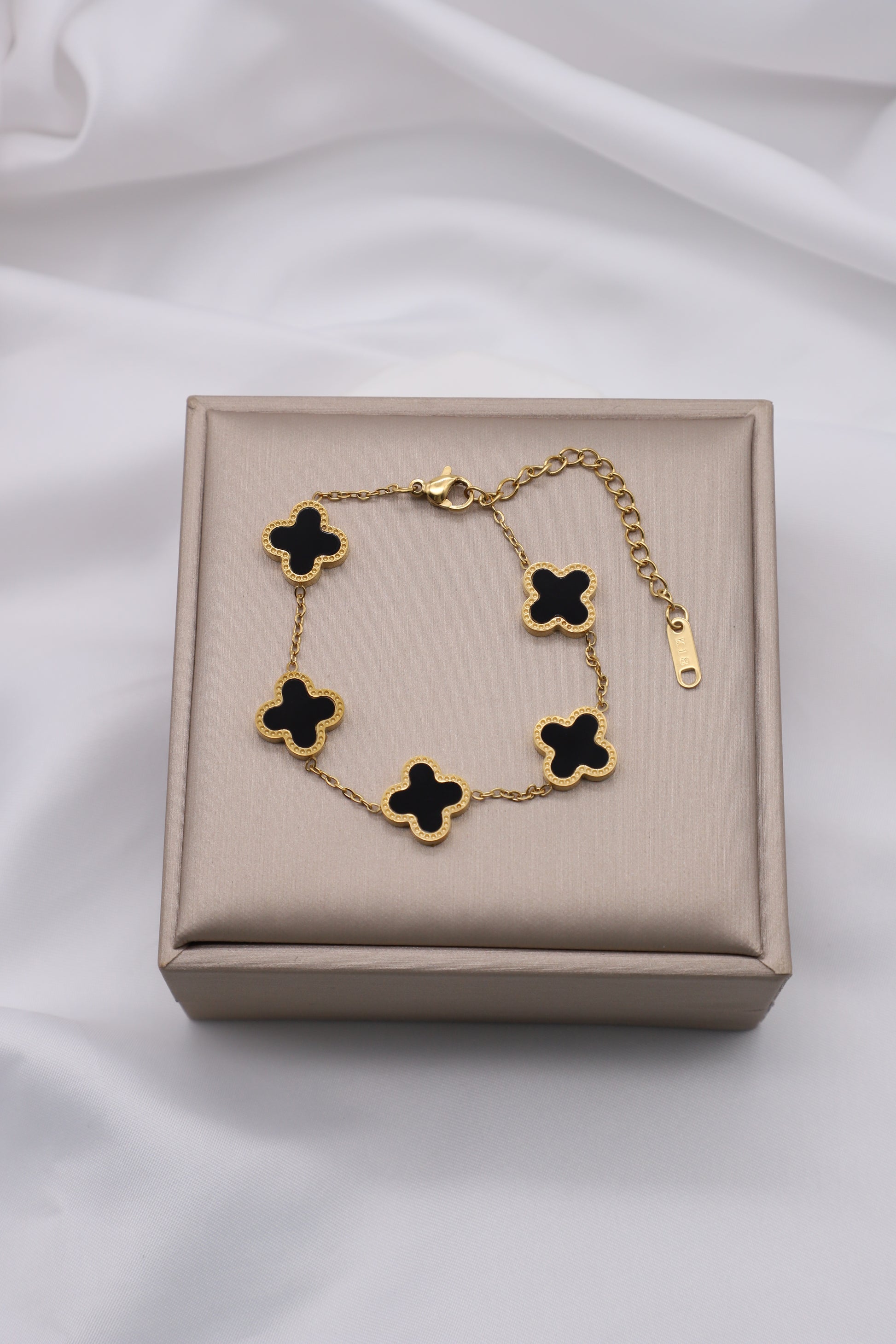 Gelang Daun Semanggi Wanita - Rantai Emas Stainless Anti Kusam, Aksesoris Perhiasan Elegan - 我的商店
