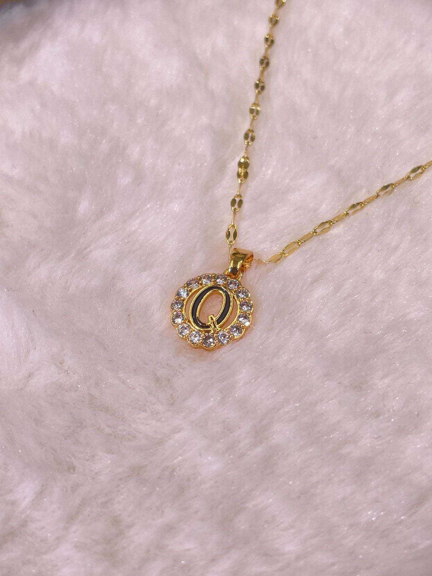 Kalung Alfabet A-Z Liontin Berlian Alfabet Fashion - Kalung Anti Karat Inisial Nama - perhiasandirectQ1