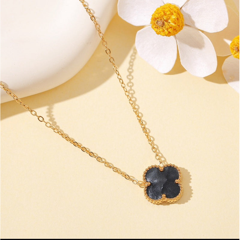 Kalung Four-leaf Clover 13mm Bolak-balik Titanium Anti Karat&Anti Luntur Harga Grosir - perhiasandirect