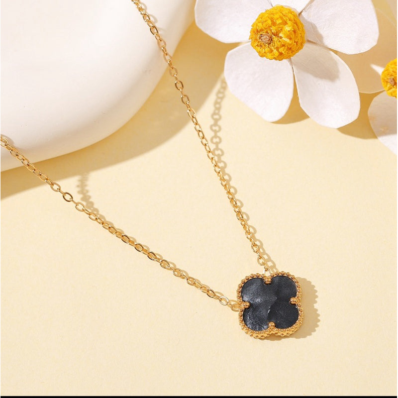 Kalung Four-leaf Clover 13mm Bolak-balik Titanium Anti Karat&Anti Luntur Harga Grosir - perhiasandirect