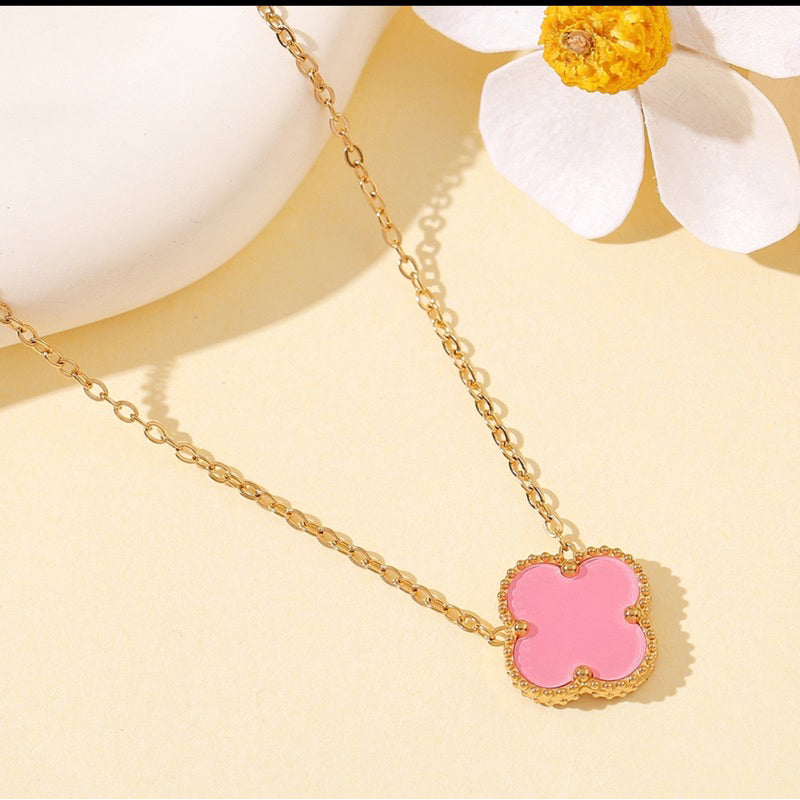 Kalung Four-leaf Clover 13mm Bolak-balik Titanium Anti Karat&Anti Luntur Harga Grosir - perhiasandirect