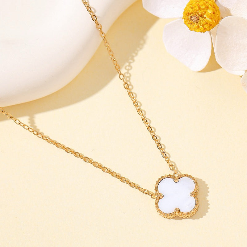 Kalung Four-leaf Clover 13mm Bolak-balik Titanium Anti Karat&Anti Luntur Harga Grosir - perhiasandirect