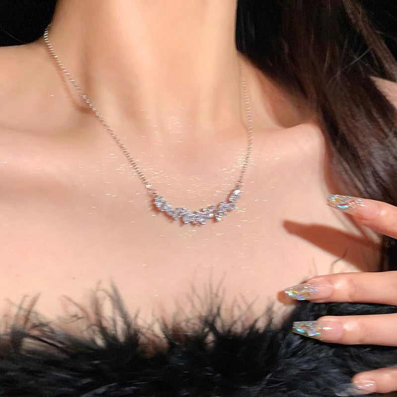 Kalung Wanita Bunga Wisteria Senyum – Hadiah Manis untuk Pacar & Sahabat, Cocok untuk Ulang Tahun perhiasandirect