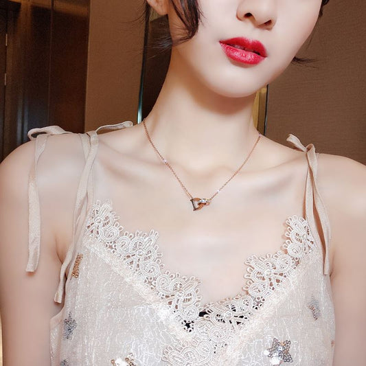 Kalung Mewah D Rose Gold 18k Wanita - Pendant Angka Romawi Stainless Steel Elegan, Perhiasan Eksklusif, Grosir Harga Terbaik 1