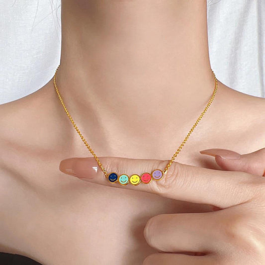 Kalung Rantai Klavikula Smile Pelangi – Titanium Anti Karat, Desain Unik & Kekinian perhiasandirect
