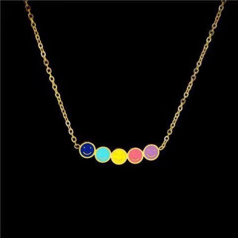 Kalung Rantai Klavikula Smile Pelangi – Titanium Anti Karat, Desain Unik & Kekinian perhiasandirect