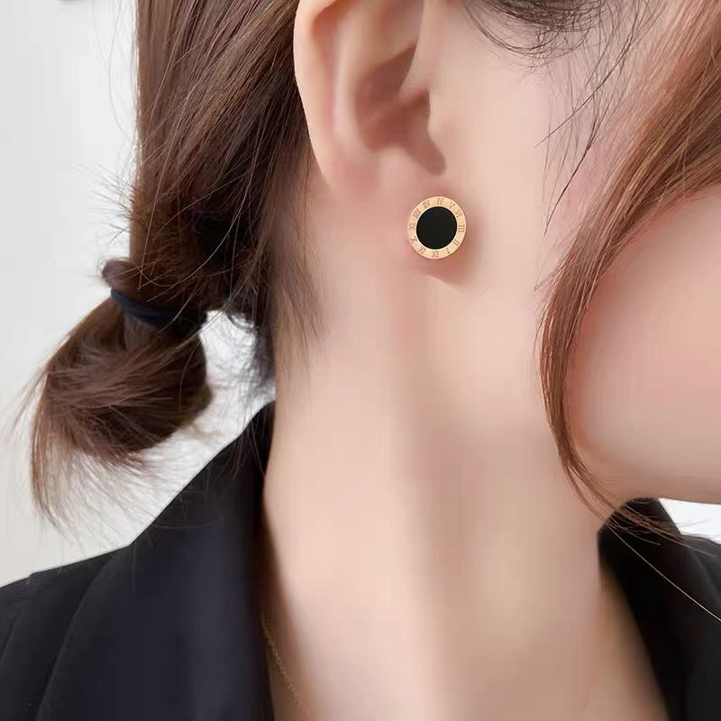 Anting Stud Roman Bulat Hitam Wanita - Stainless Steel Hypoallergenic Anti Kusam - 我的商店