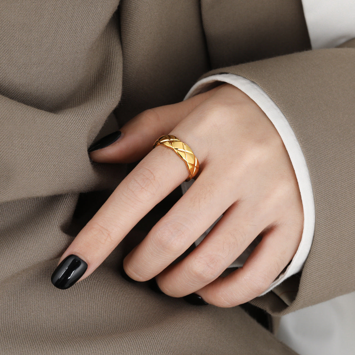 Cincin Emas Wanita - Perhiasan Stainless Steel Elegan Anti Kusam, Aksesoris Fashion Trendy, Grosir Harga Terbaik - 我的商店