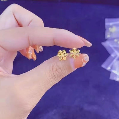 Anting Stud Snowflake Wanita - Stainless Steel Hypoallergenic, Aksesoris Fashion Winter - 我的商店