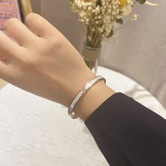 Gelang Wanita Sederhana Gaya Korea - Stainless Steel, Tidak Pudar, Elegan & Trendi!