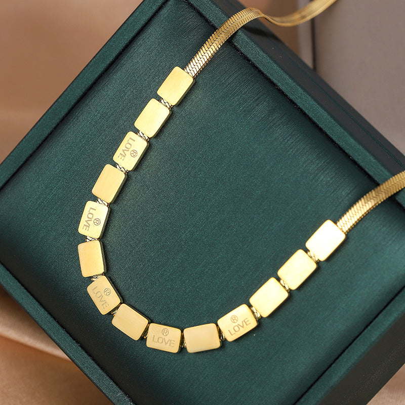 Kalung Titanium Emas Kotak Huruf Wanita - Perhiasan Anti Kusam Elegan, Hadiah Unik, Grosir Harga Terbaik - 我的商店