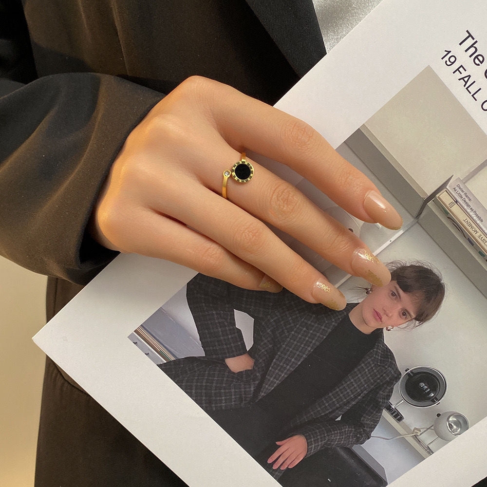 Cincin Pasangan Bulat Hitam Emas - Cincin Stainless Steel Anti Pudar | Perhiasan Hadiah Elegan - 我的商店