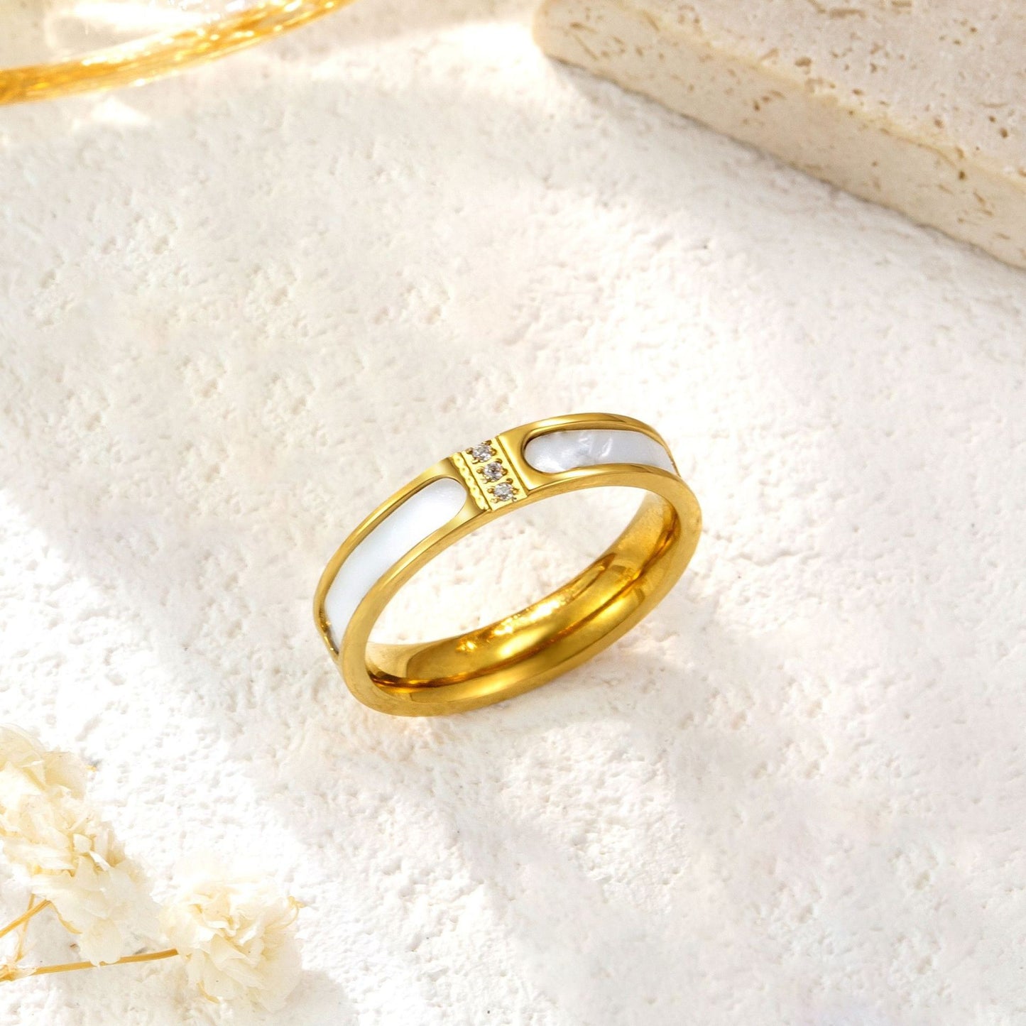 Cincin Mutiara & Berlian Tiga — Desain Elegan, Gaya Unik untuk Wanita, Pasangan & Sahabat