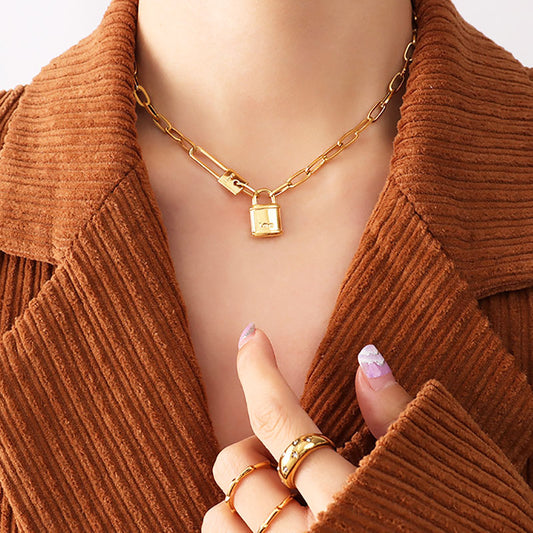 Kalung Wanita Peniti dengan Liontin Kunci Lapis Emas 18K - Stainless Steel, Elegan & Cocok untuk Hadiah! - 我的商店