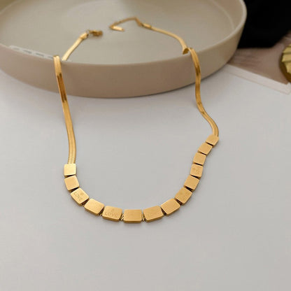 Kalung Titanium Emas Kotak Huruf Wanita - Perhiasan Anti Kusam Elegan, Hadiah Unik, Grosir Harga Terbaik - 我的商店