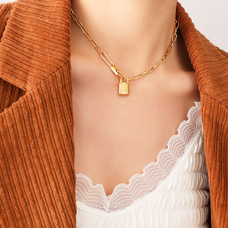 Kalung Wanita Peniti dengan Liontin Kunci Lapis Emas 18K - Stainless Steel, Elegan & Cocok untuk Hadiah! - 我的商店