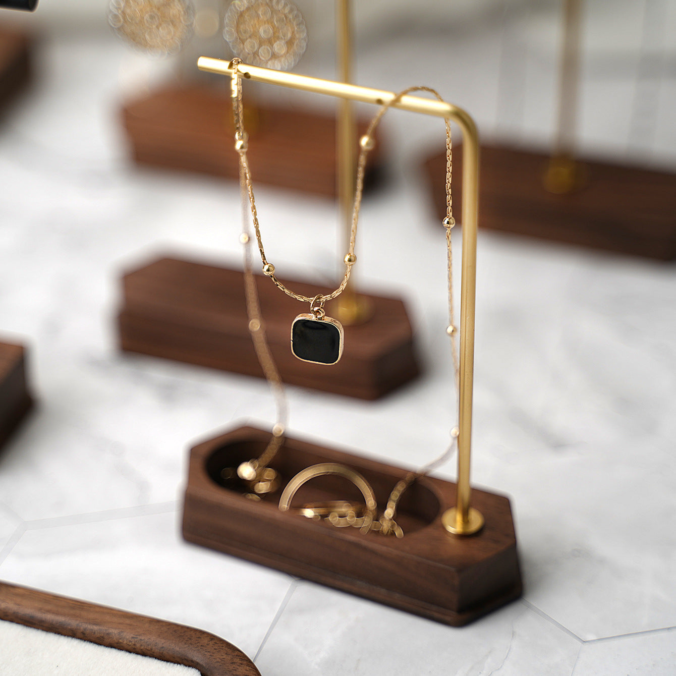 Kalung Huruf Kotak Hitam Pembawa Keberuntungan - Emas 18K Stainless Steel Anti Kusam - 我的商店