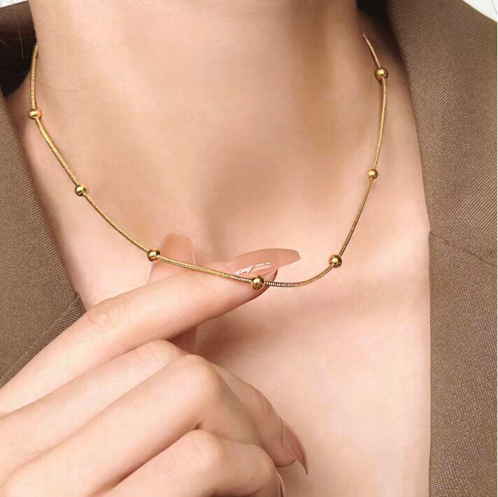 Kalung Wanita Manik Lapis Emas 18K - Stainless Steel, Sederhana, Terjangkau & Cocok untuk Keberuntungan! - 我的商店