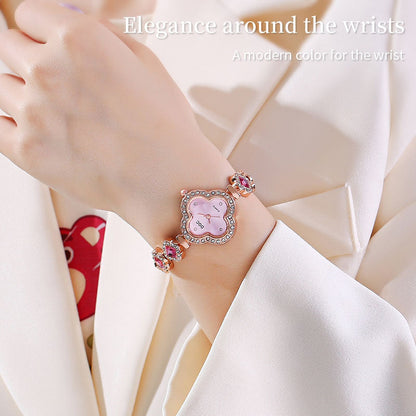 Jam Tangan Wanita Tali Rantai – Clover Quartz Bunga, Model Analog Elegan & Stylish 我的商店