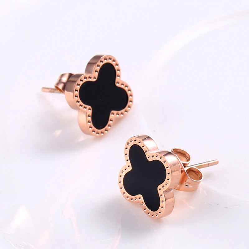 Kalung Four-leaf Clover  Liontin Berlian - Baja Titanium berlapis emas, tidak kusam, elegan dan modis! 我的商店