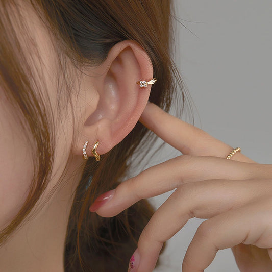 Anting Hoop Mini Zircon Berlapis Emas 14K – Perhiasan Zirconia Kubik untuk Piercing & Huggie - 我的商店