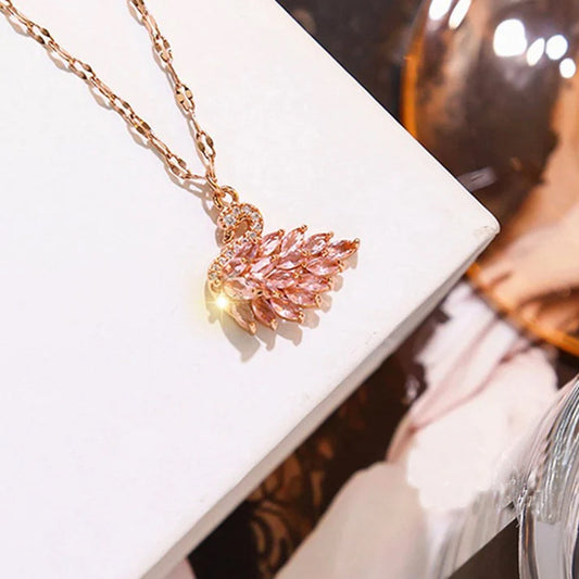 Kalung Wanita Angsa Merah Muda - Stainless Steel Lapis Emas 18K, Tidak Kusam, Elegan & Cocok untuk Hadiah Mewah! - 我的商店