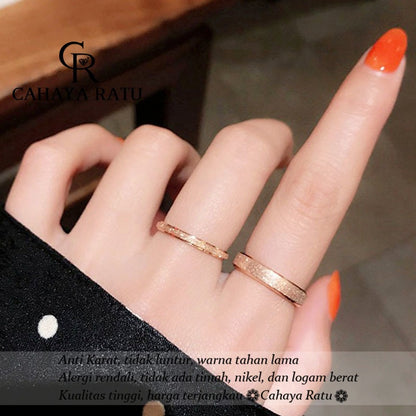 Cincin Titanium Anti Karat Pasir Emas 18K Mewah Klasik Fashion Aksesoris Wanita Perhiasan Ring