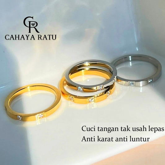 Cincin Titanium Wanita Berlian Emas 18K Korean Style Aesthetic Anti Karat Aksesoris Ring