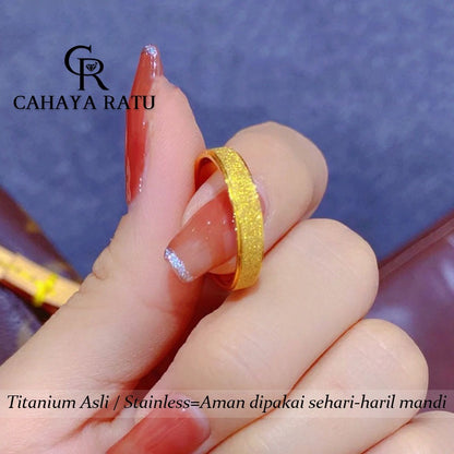 Cincin Titanium Anti Karat Pasir Emas 18K Mewah Klasik Fashion Aksesoris Wanita Perhiasan Ring