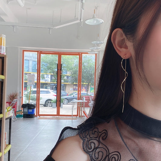 Anting Wanita Gelombang Gantung - Stainless Steel Hypoallergenic, Elegan & Cocok untuk Setiap Acara! - 我的商店