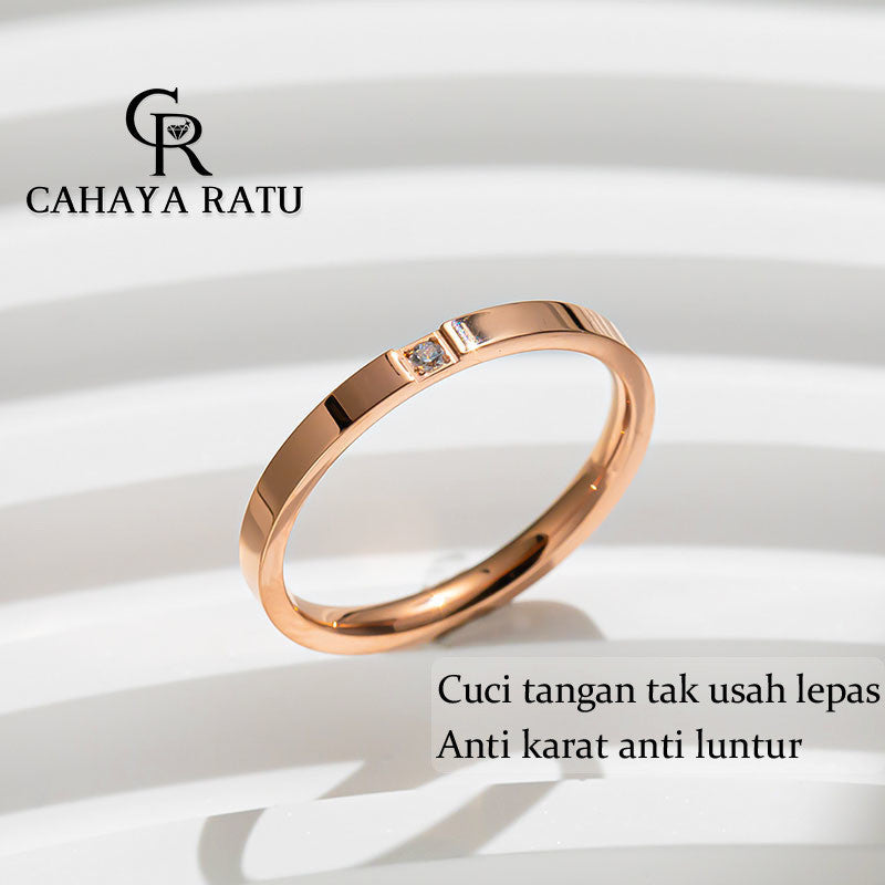 Cincin Couple Titanium Wanita Permata Satu Berlian Emas 18K Anti Karat Aesthetic Korea Aksesoris Ring