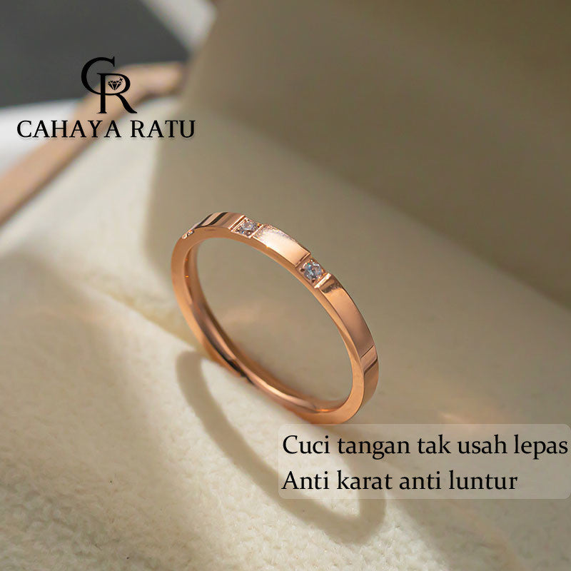 Cincin Couple Titanium Wanita Permata Satu Berlian Emas 18K Anti Karat Aesthetic Korea Aksesoris Ring