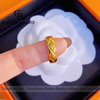 Cincin Titanium Wanita Kisi Aesthetic Korean Style Emas 18K Anti Karat Aksesoris Wanita Ring