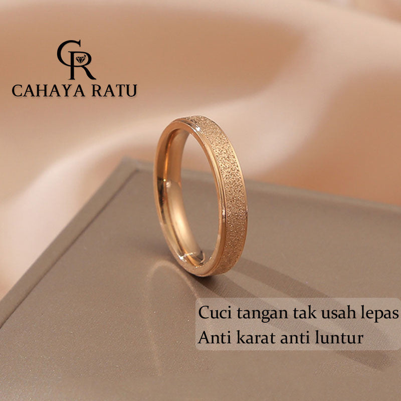 Cincin Titanium Anti Karat Pasir Emas 18K Mewah Klasik Fashion Aksesoris Wanita Perhiasan Ring