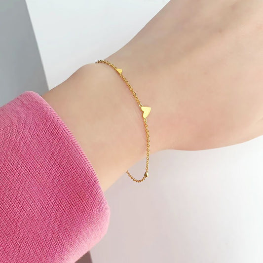 Gelang untuk Wanita dengan Pendant Hati Mini - Lucky Charm 2023 Anti Pudar | Perhiasan Hadiah Ulang Tahun - 我的商店